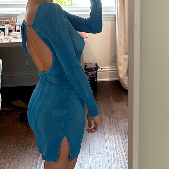 Lioness mini dress in blue. Thin material. Perfect for beach or for night time! - Picture 5 of 7